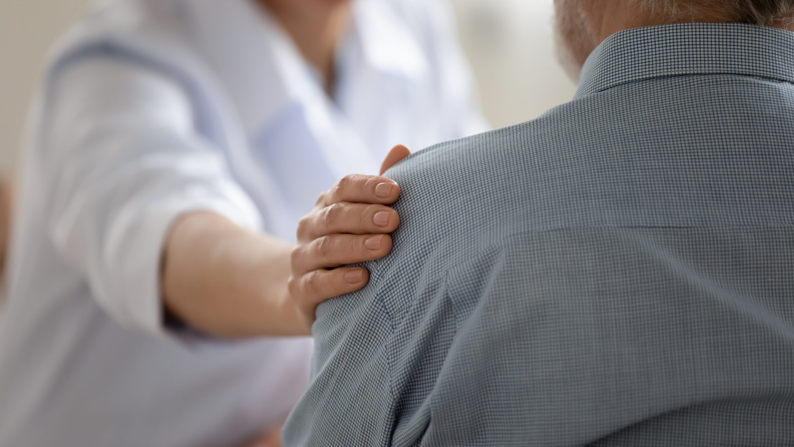 Dr. Kiritsis walks through enhanced postoperative pain management for precision shoulder. Giving his patients a gentle reassuring tap on the shoulder.